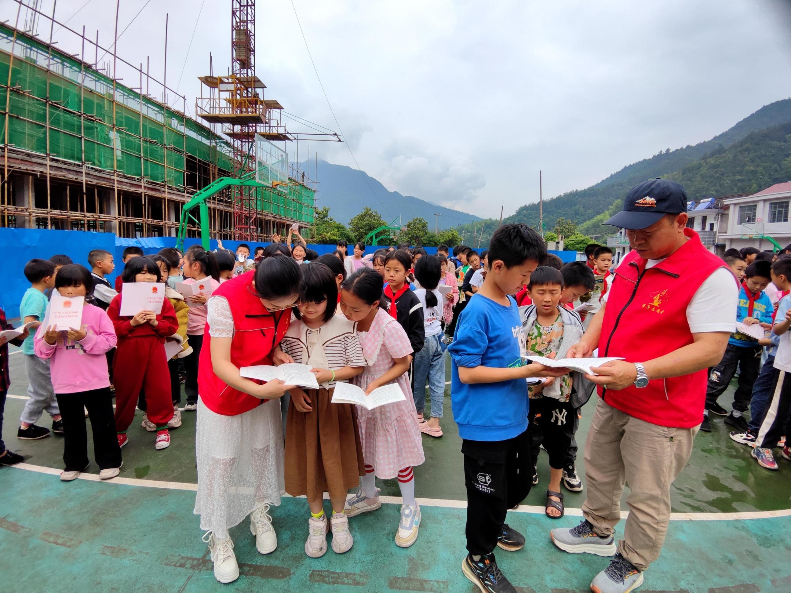 5.23民法典進(jìn)校園3.jpg