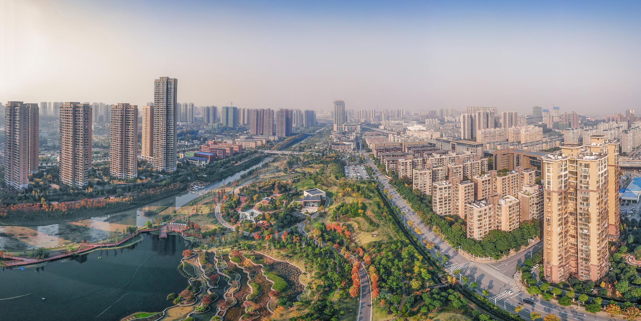 航拍圭塘河生態(tài)公園.jpg